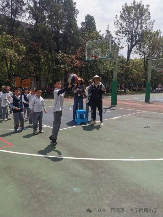 职业篮球教练如何制定有效的赛制训练计划？_1